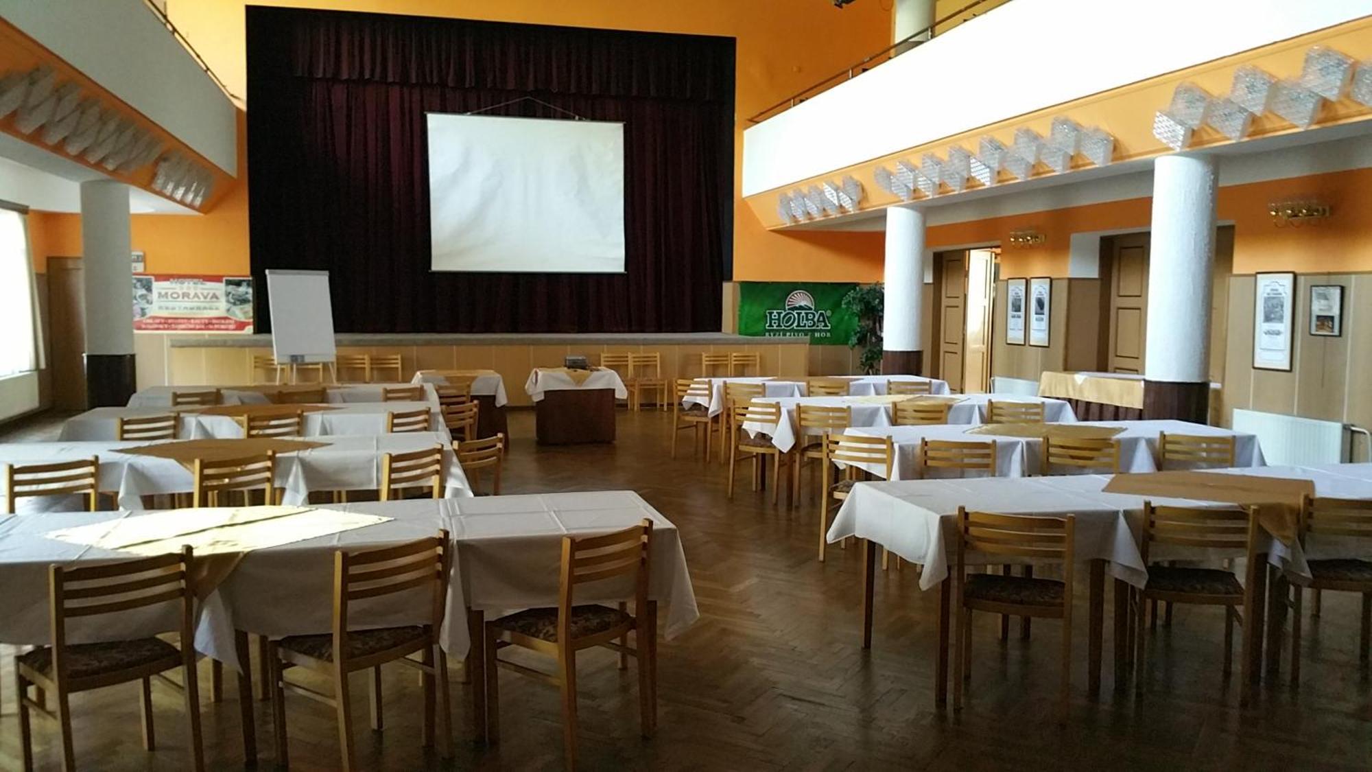 Hotel Morava Jevíčko Bagian luar foto